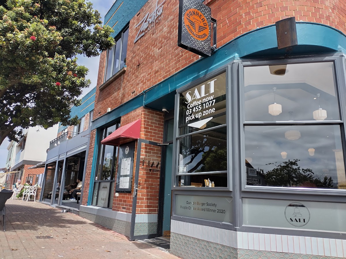 Salt Bar & Restaurant